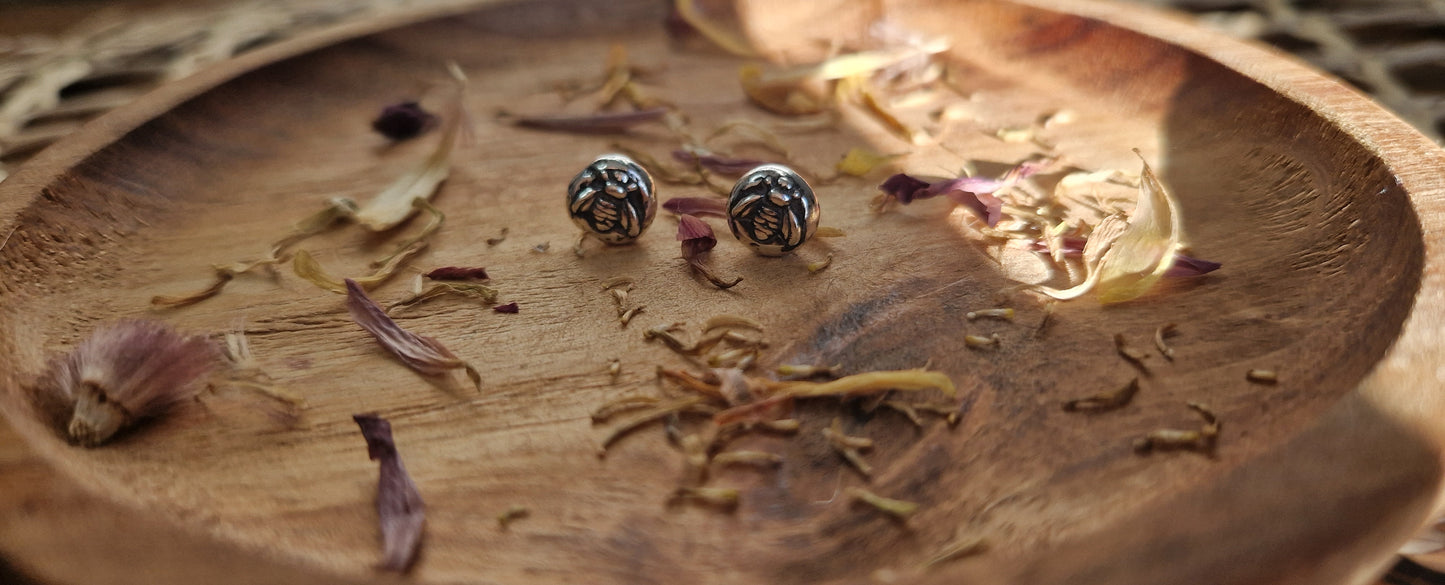 Silver bee studs